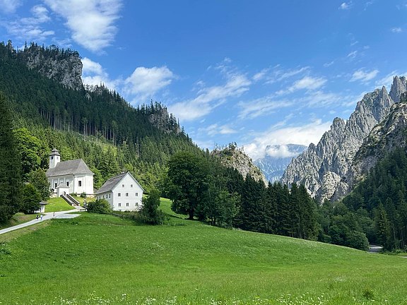 Ansicht_Bergsteigerfriedhof_Gesäuse.jpg  